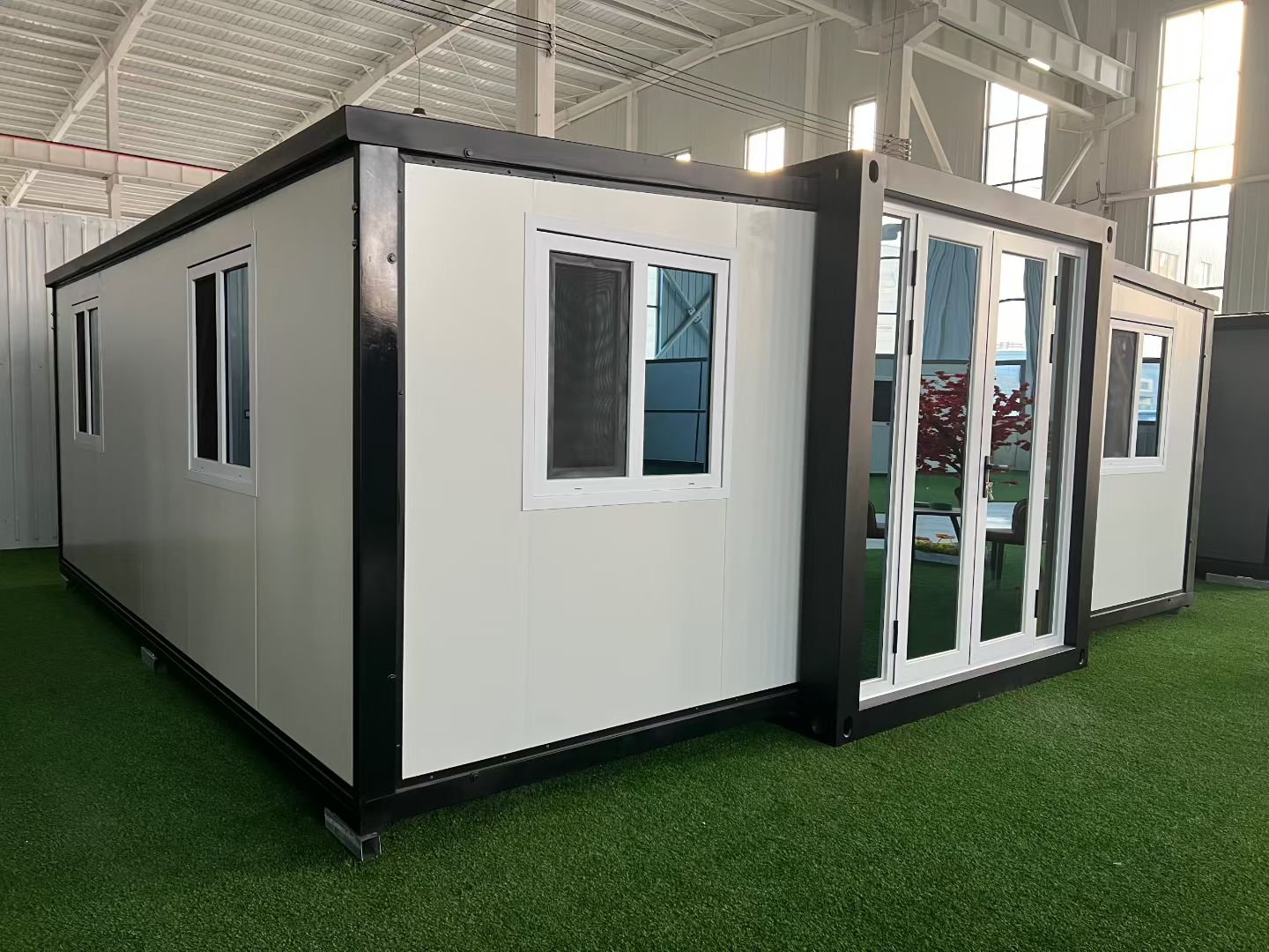 Leo Boss | China Modular House Factory ✅ 10+ Years of Experience in Prefab Construction ✅ Fully Compliant with AS/NZS Australian Standards ✅ Custom Sizes & Layouts Available ✅ Fast Production & Global Shipping Our expandable modular homes are designed for durability, comfort, and quick installation. Ideal for rural residences, temporary housing, or remote workspaces, they feature full kitchens, bedrooms, and bathrooms in a compact, weather-resistant package. We provide end-to-end solutions, from design to delivery, to meet your unique project needs